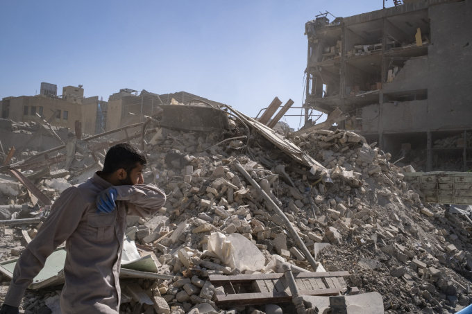 Một đồn cảnh sát ở Tehran bị san phẳng sau đòn không kích của Mỹ - Israel vào Iran ngày 3/3. Ảnh: AFP