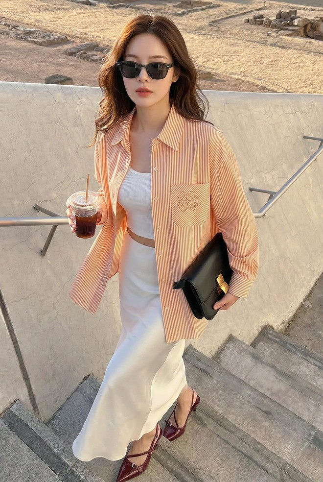 Mặc sơ mi suốt tuần vẫn đẹp nhờ công thức phối đồ thanh lịch- Ảnh 7. Mặc sơ mi suốt tuần vẫn đẹp nhờ công thức phối đồ thanh lịch- Ảnh 7.