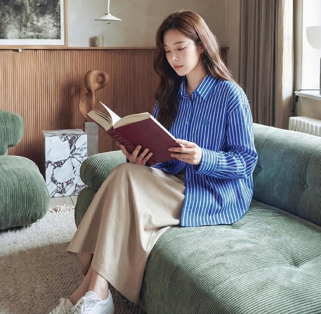 Mặc sơ mi suốt tuần vẫn đẹp nhờ công thức phối đồ thanh lịch- Ảnh 8. Mặc sơ mi suốt tuần vẫn đẹp nhờ công thức phối đồ thanh lịch- Ảnh 8.