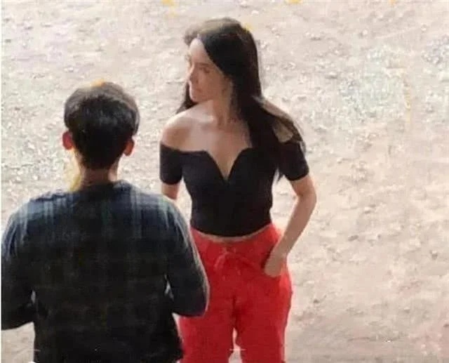 Bộ phim ngôn tình có toàn bộ dàn diễn viên chính đều ngoại tình- Ảnh 13.