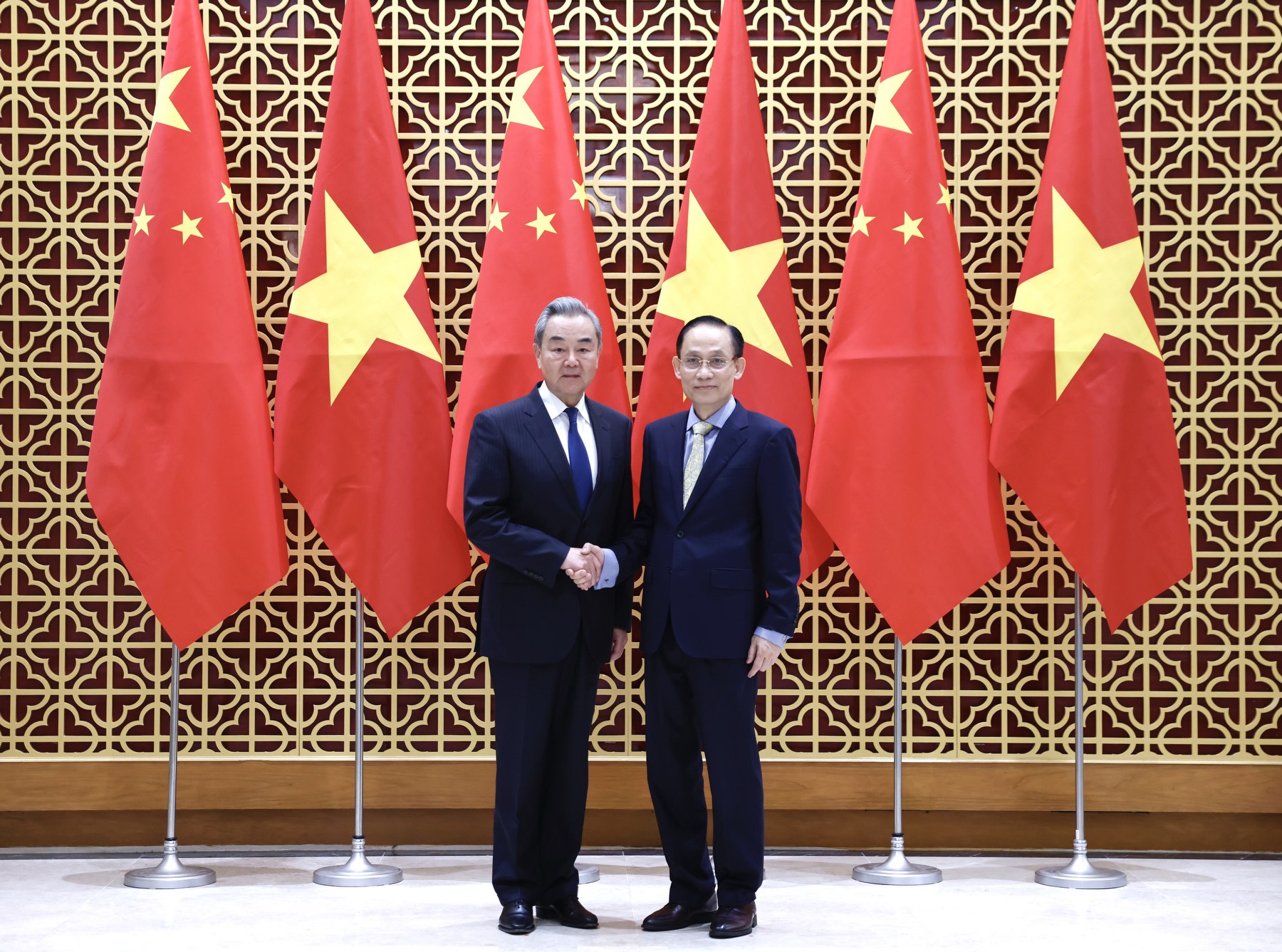 - Ảnh 4. - Ảnh 4.