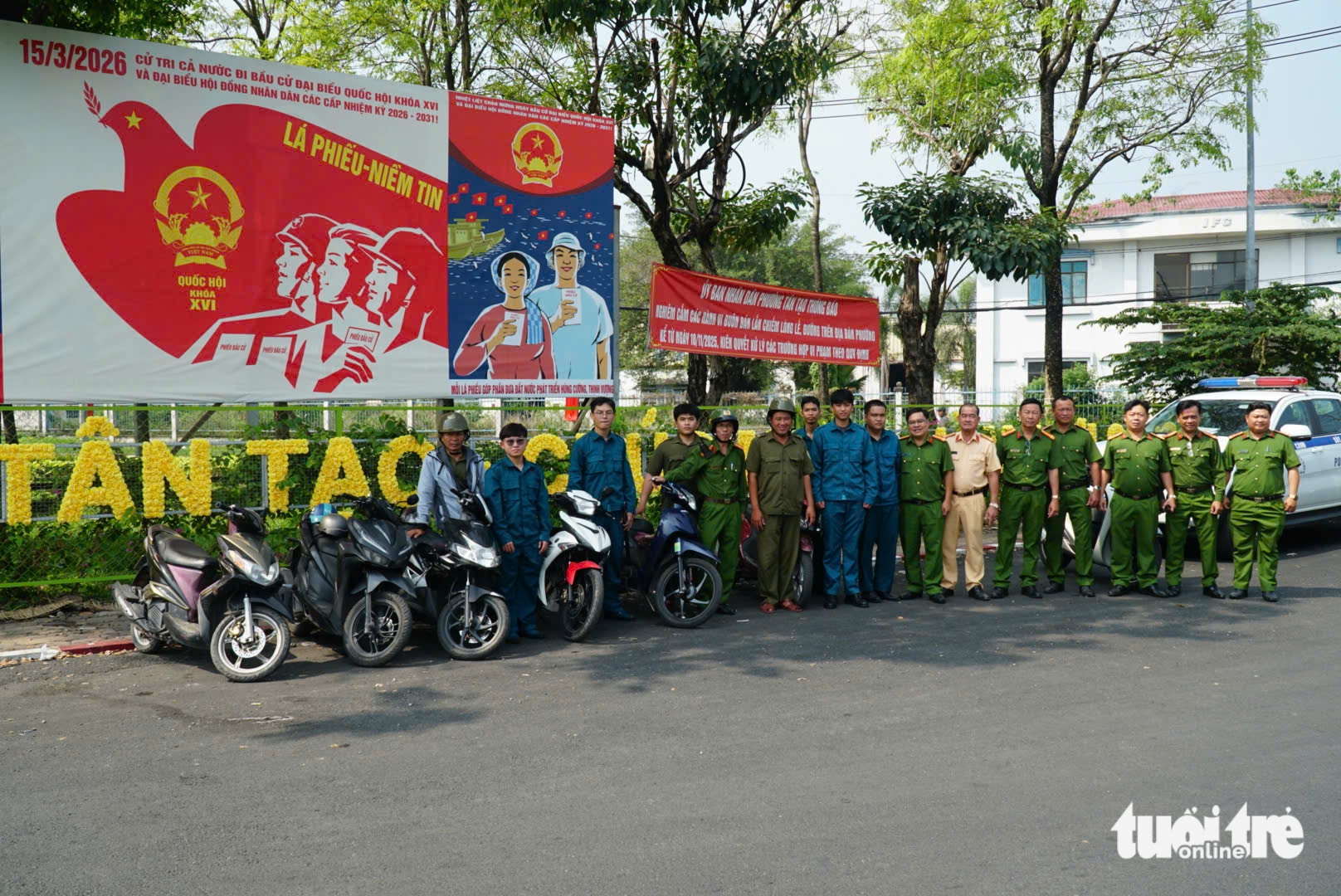 Một ngày bảo vệ 'ngày hội toàn dân' của công an cơ sở tại TP.HCM 6 Một ngày bảo vệ 'ngày hội toàn dân' của công an cơ sở tại TP.HCM - Ảnh 6.