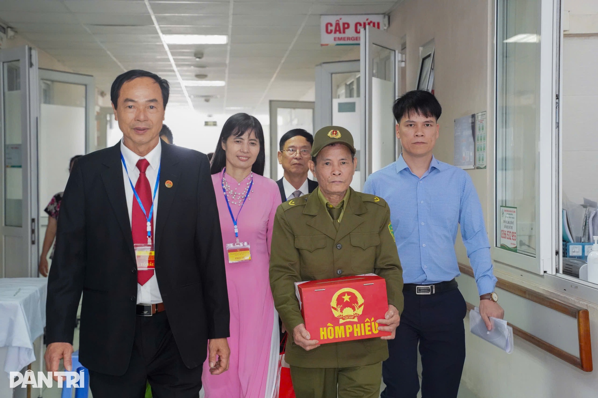 Những lá phiếu mang theo kỳ vọng của bệnh nhân hiểm nghèo - 3 Những lá phiếu mang theo kỳ vọng của bệnh nhân hiểm nghèo - 3