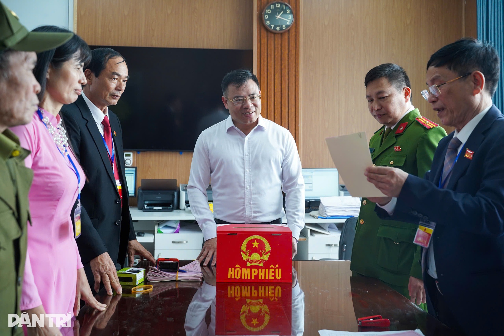 Những lá phiếu mang theo kỳ vọng của bệnh nhân hiểm nghèo - 4 Những lá phiếu mang theo kỳ vọng của bệnh nhân hiểm nghèo - 4