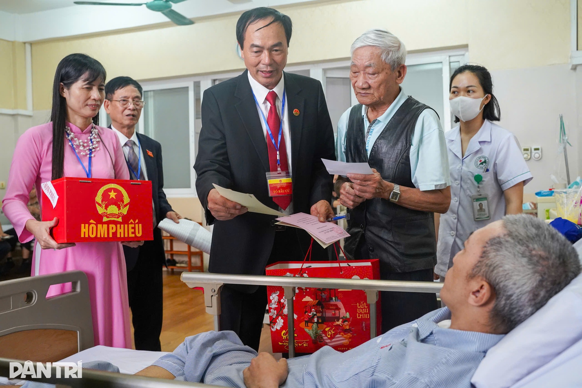 Những lá phiếu mang theo kỳ vọng của bệnh nhân hiểm nghèo - 5 Những lá phiếu mang theo kỳ vọng của bệnh nhân hiểm nghèo - 5