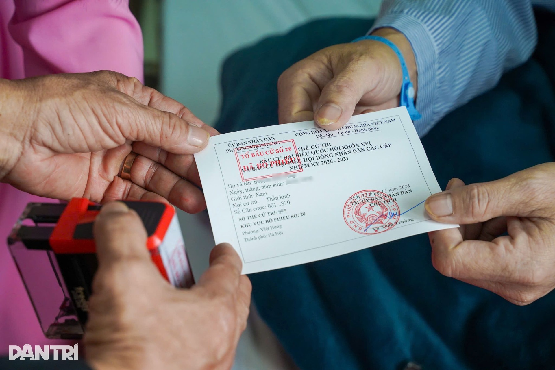 Những lá phiếu mang theo kỳ vọng của bệnh nhân hiểm nghèo - 8 Những lá phiếu mang theo kỳ vọng của bệnh nhân hiểm nghèo - 8