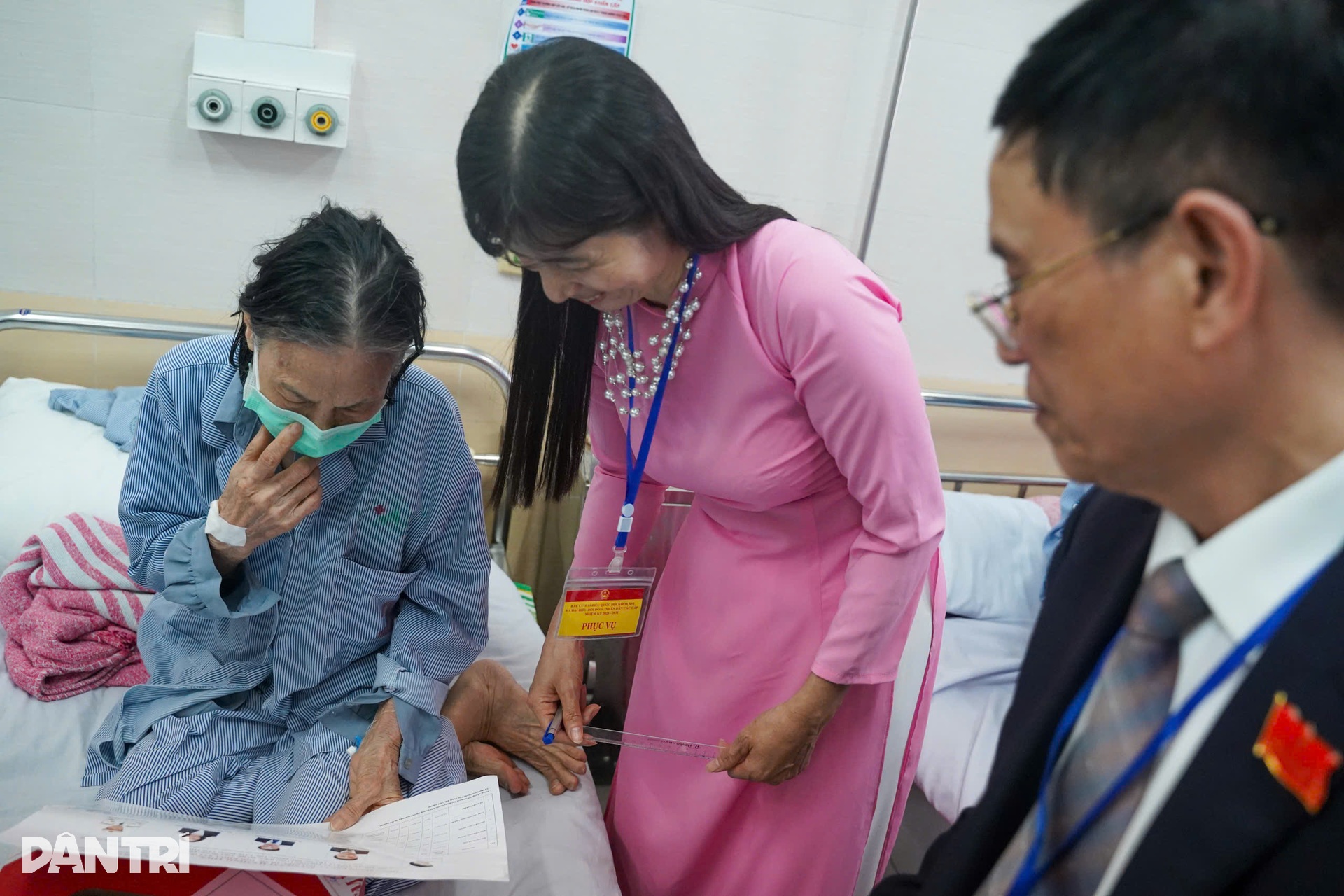 Những lá phiếu mang theo kỳ vọng của bệnh nhân hiểm nghèo - 9 Những lá phiếu mang theo kỳ vọng của bệnh nhân hiểm nghèo - 9