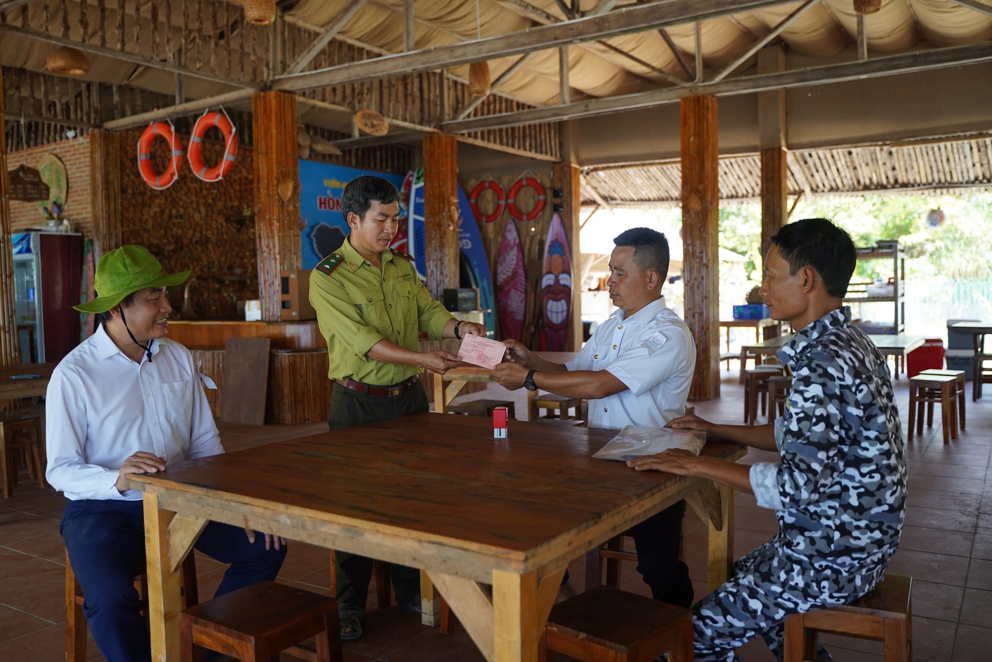 TP HCM: Tưng bừng 