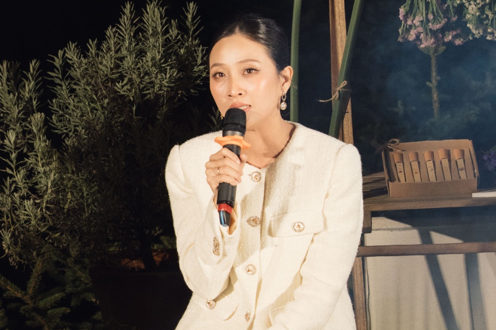 Liêu Hà Trinh: Chồng lo toan để tôi không phải đi livestream cực khổ - 2