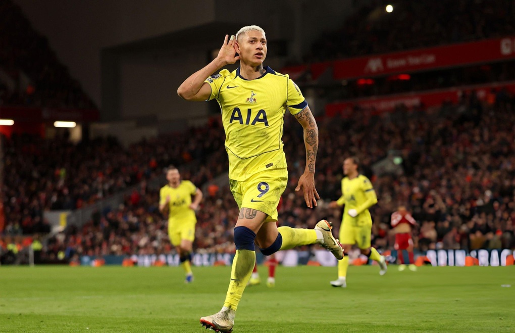 Liverpool bị Tottenham cầm hòa phút 90, lỡ cơ hội áp sát Man Utd - 2