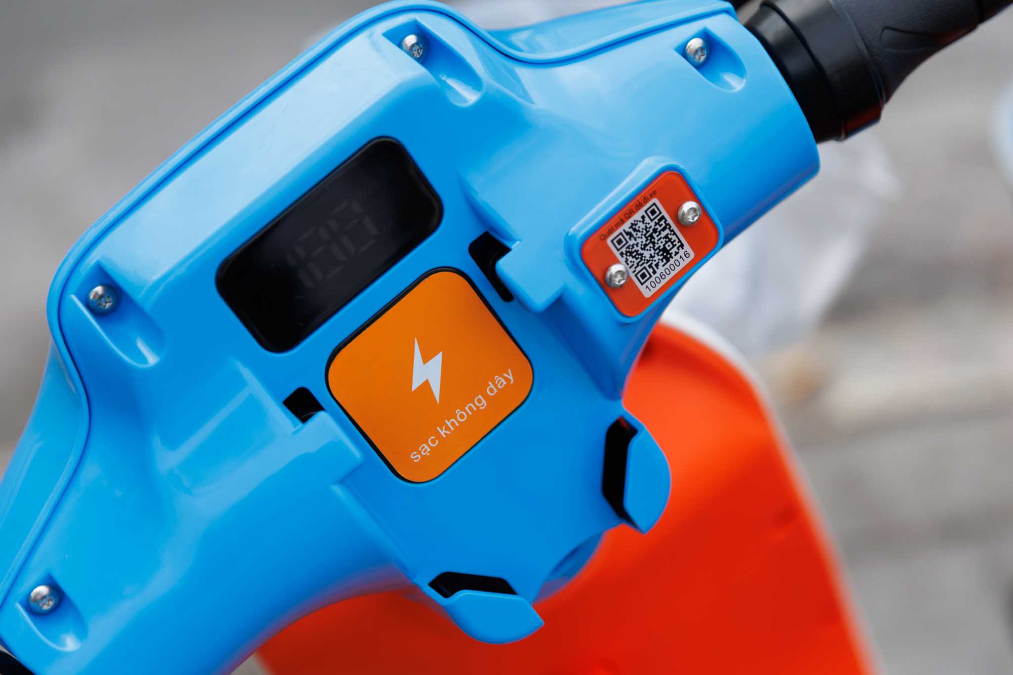 Một mô hình giao thông mới vừa xuất hiện ở TP.HCM, người dân hào hứng trải nghiệm trong ngày đầu ra mắt- Ảnh 4.