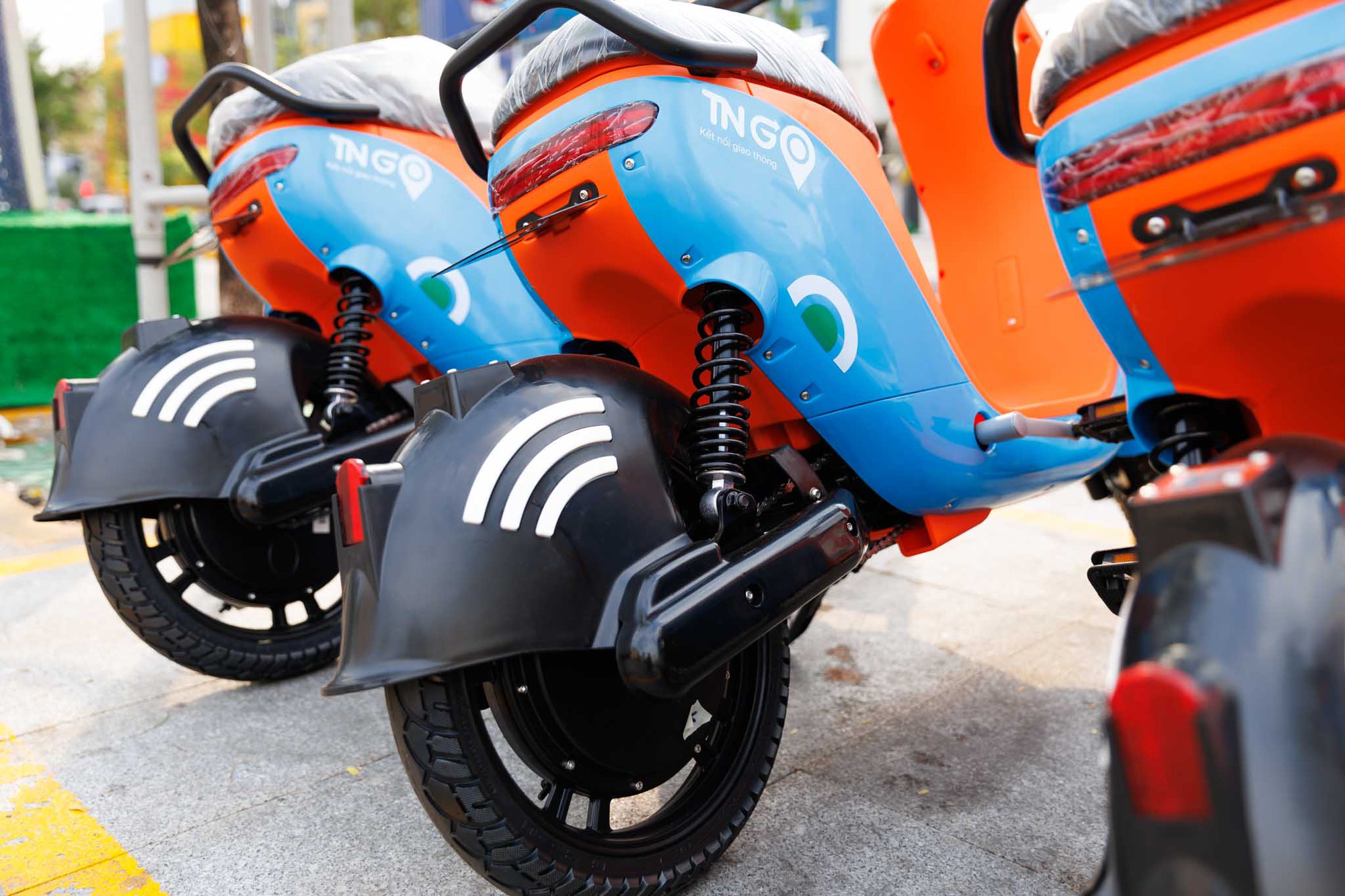 Một mô hình giao thông mới vừa xuất hiện ở TP.HCM, người dân hào hứng trải nghiệm trong ngày đầu ra mắt- Ảnh 5.