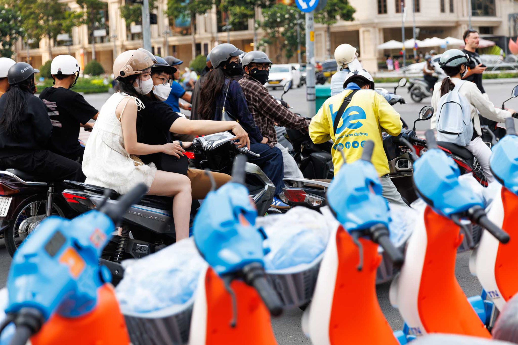 Một mô hình giao thông mới vừa xuất hiện ở TP.HCM, người dân hào hứng trải nghiệm trong ngày đầu ra mắt- Ảnh 11.