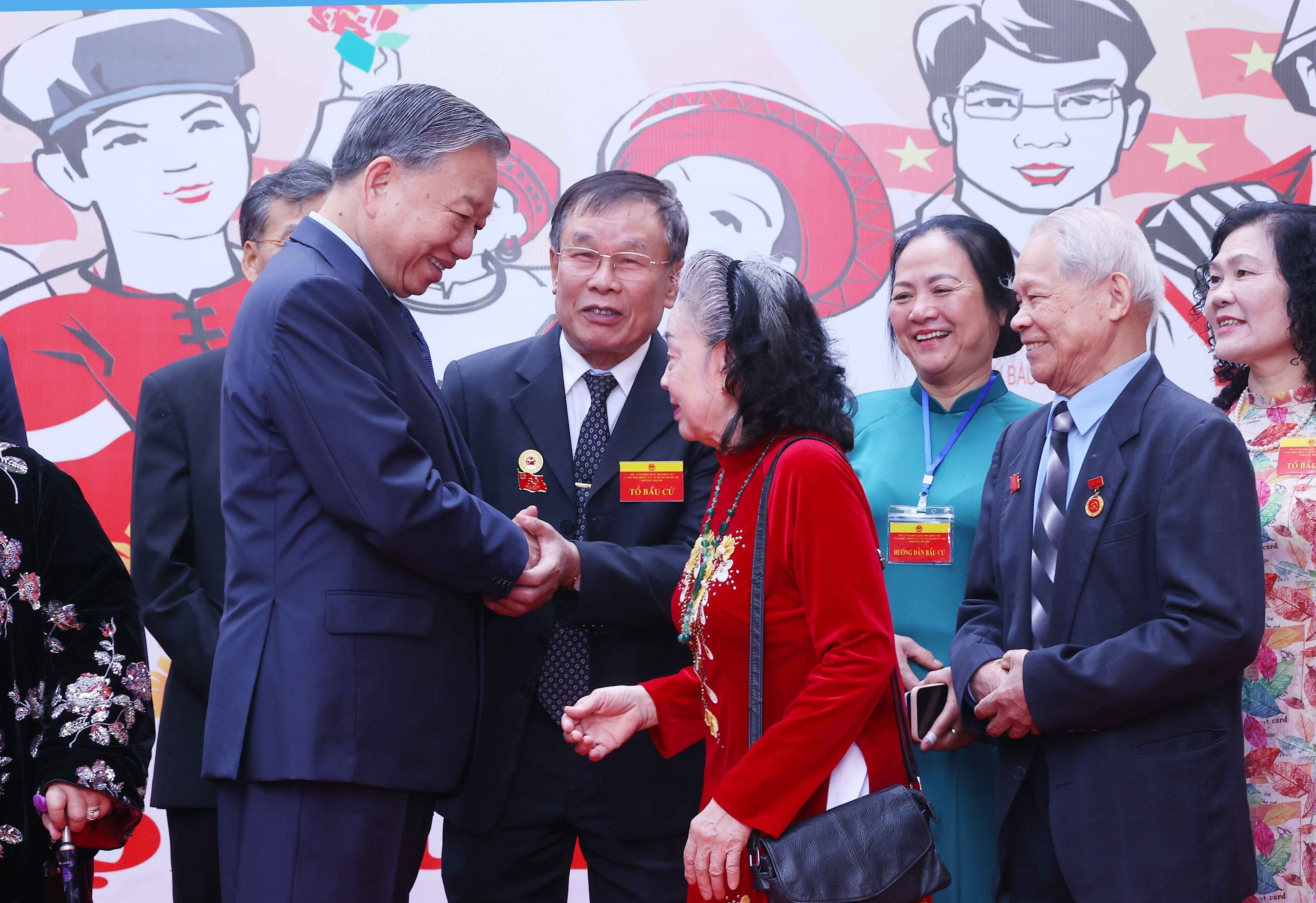 Chung sức đồng lòng kiến tạo tương lai - Ảnh 2.