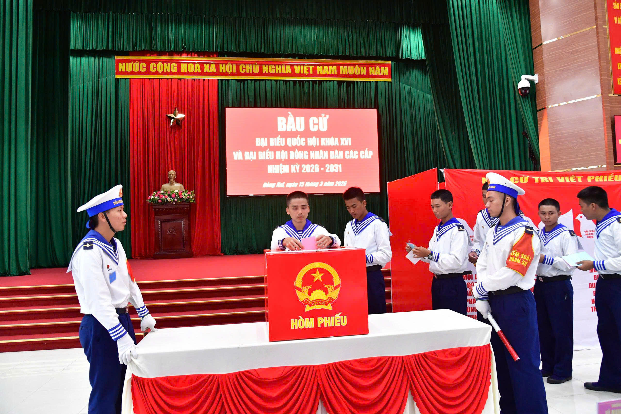 Chung sức đồng lòng kiến tạo tương lai - Ảnh 11.