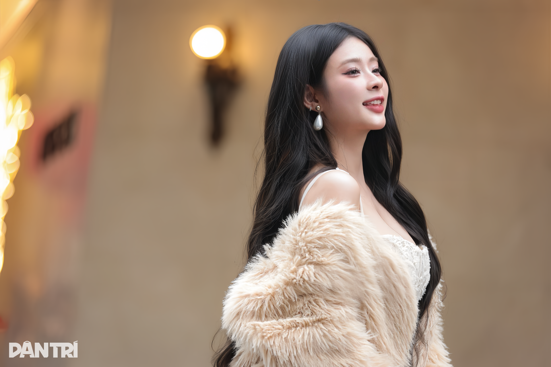 Diễn viên phim giờ vàng VTV gợi ý phong cách vừa gợi cảm, vừa thanh lịch - 5