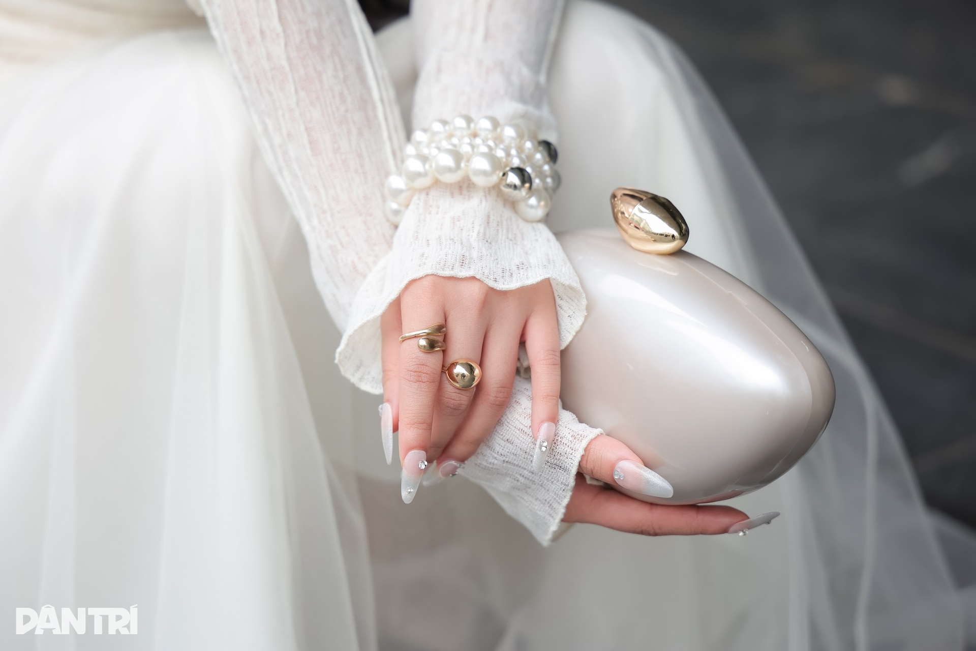 Diễn viên phim giờ vàng VTV gợi ý phong cách vừa gợi cảm, vừa thanh lịch - 9