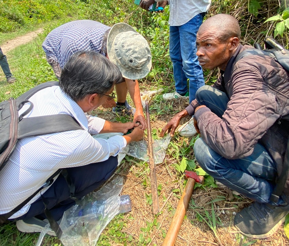 Chuyên gia Việt Nam biến vùng đất bỏ hoang ở châu Phi thành cánh đồng lúa trĩu hạt - 3
