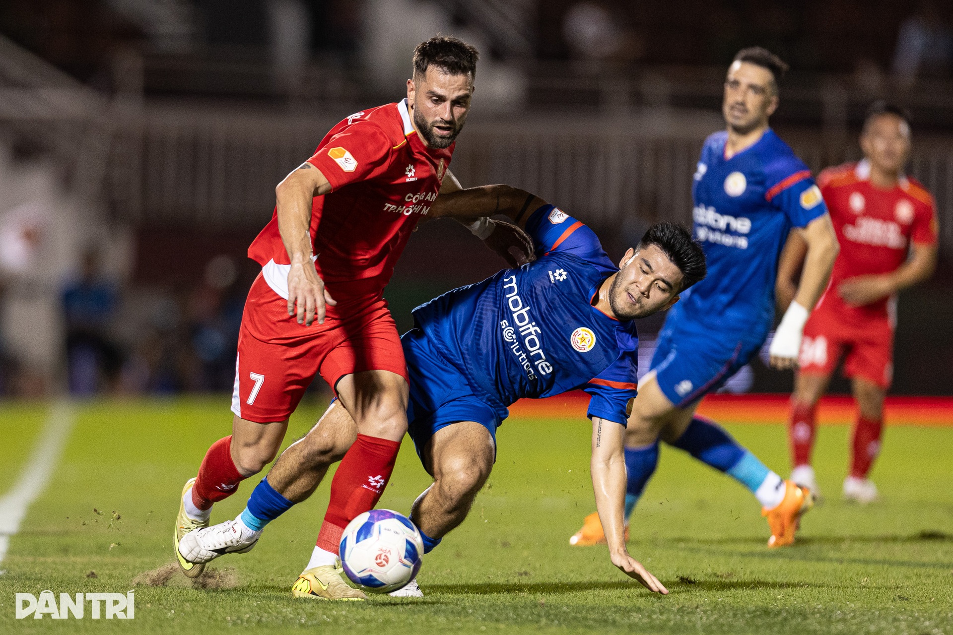 Cầu thủ Việt Kiều tỏa sáng giúp CLB Công an TPHCM đánh bại PVF-CAND - 2