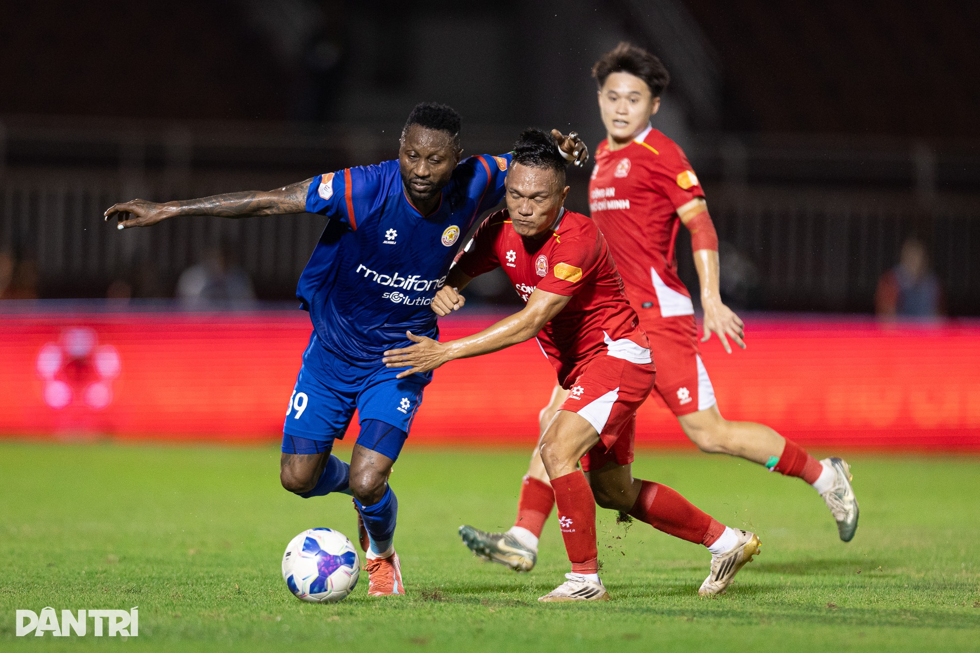 Cầu thủ Việt Kiều tỏa sáng giúp CLB Công an TPHCM đánh bại PVF-CAND - 6