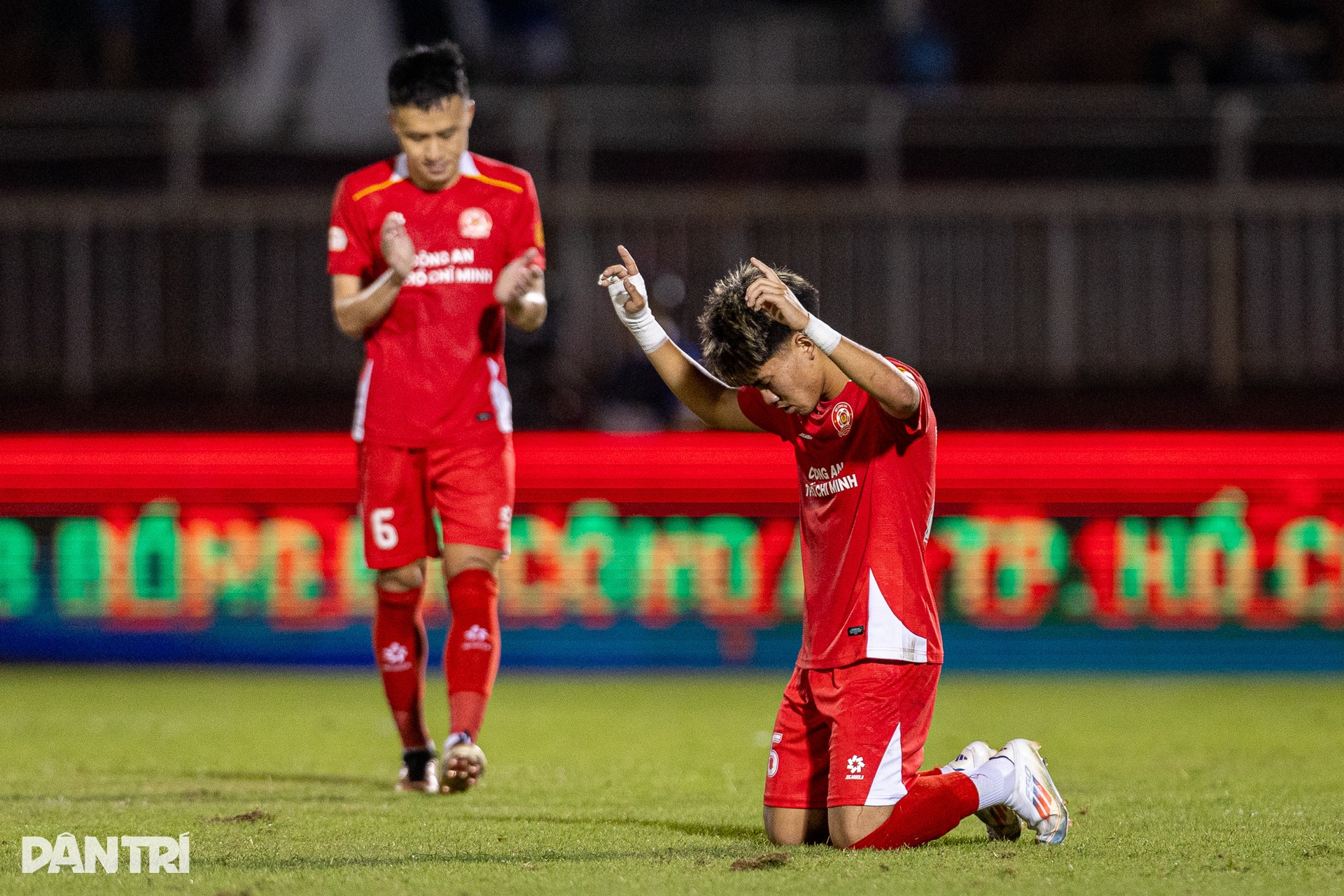 Cầu thủ Việt Kiều tỏa sáng giúp CLB Công an TPHCM đánh bại PVF-CAND - 10