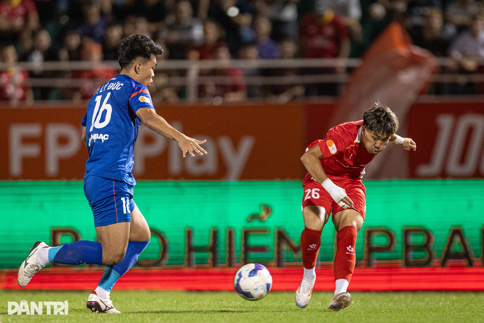 Cầu thủ Việt Kiều tỏa sáng giúp CLB Công an TPHCM đánh bại PVF-CAND - 11