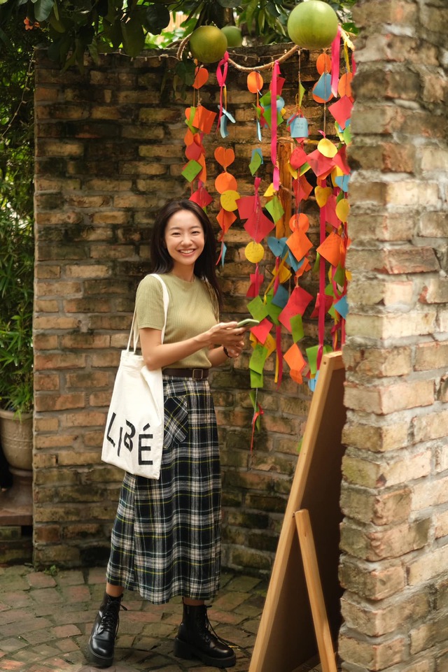 1773622916 381 Mac dep quen sau dung o dau cung phat sang