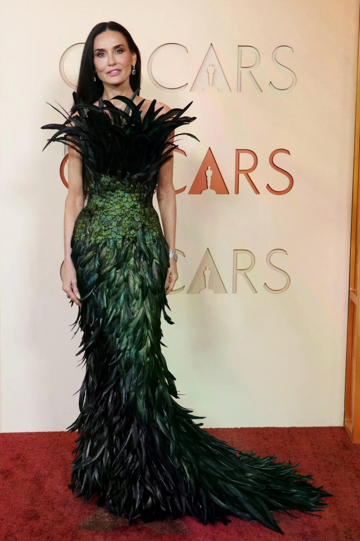 Hàng trăm tài tử, mỹ nhân đổ bộ siêu thảm đỏ Oscar lần thứ 98 - 9