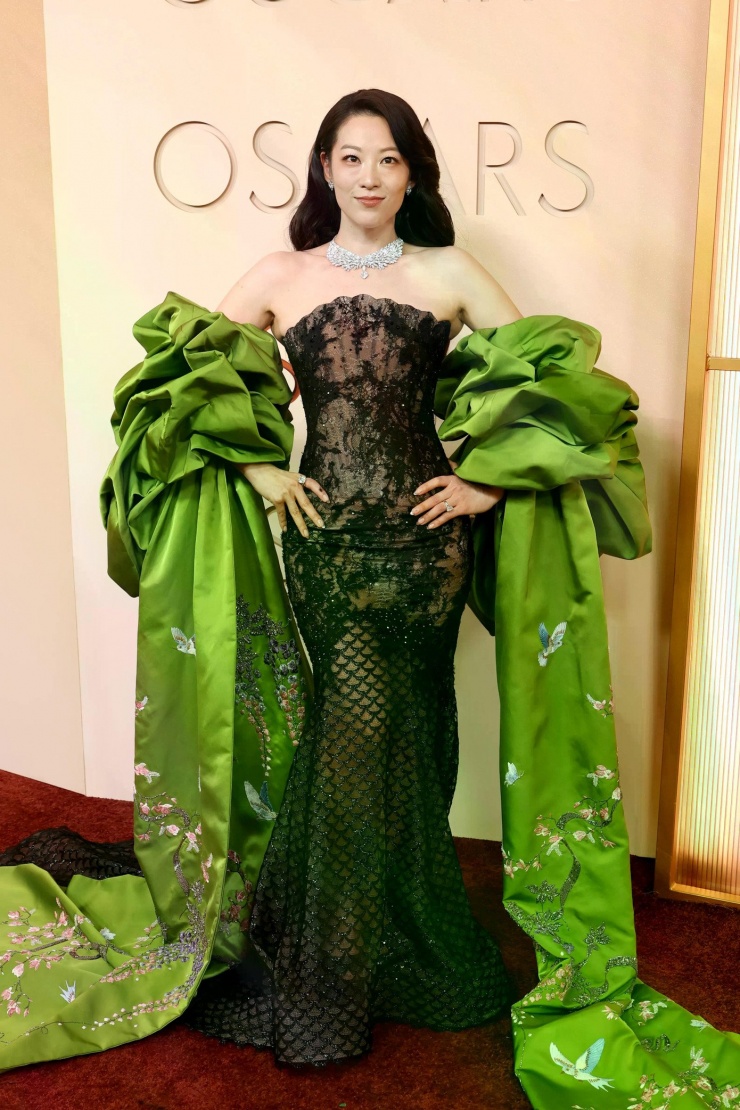 Hàng trăm tài tử, mỹ nhân đổ bộ siêu thảm đỏ Oscar lần thứ 98 - 11