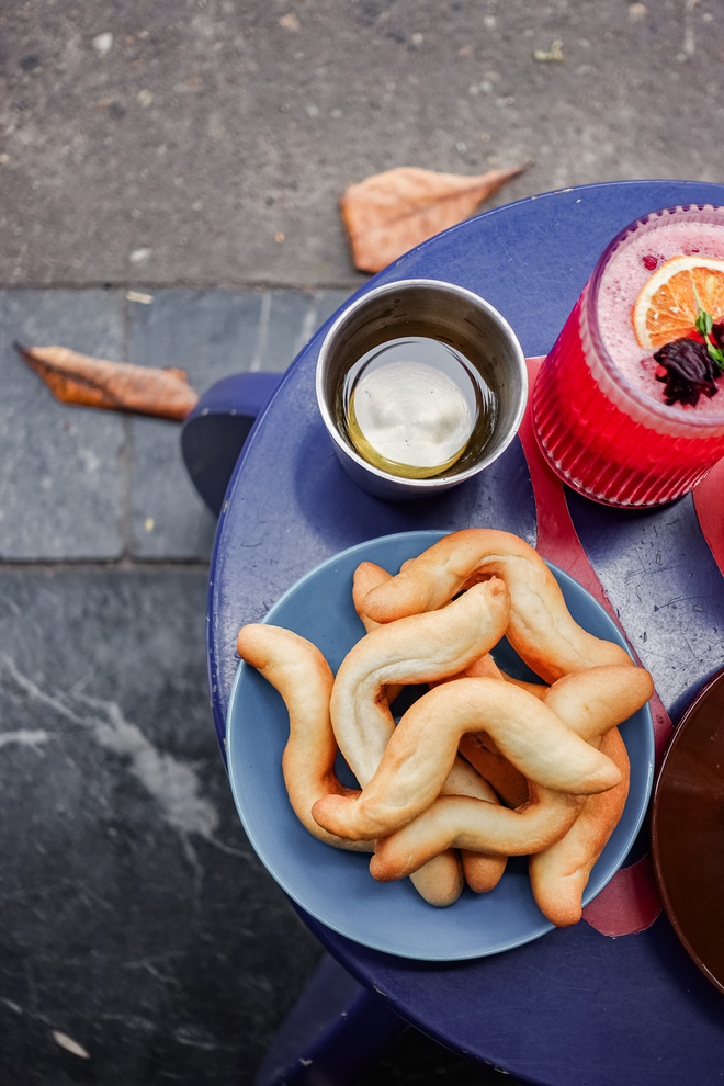 Khách xếp hàng như mua vàng, loại bánh mì 