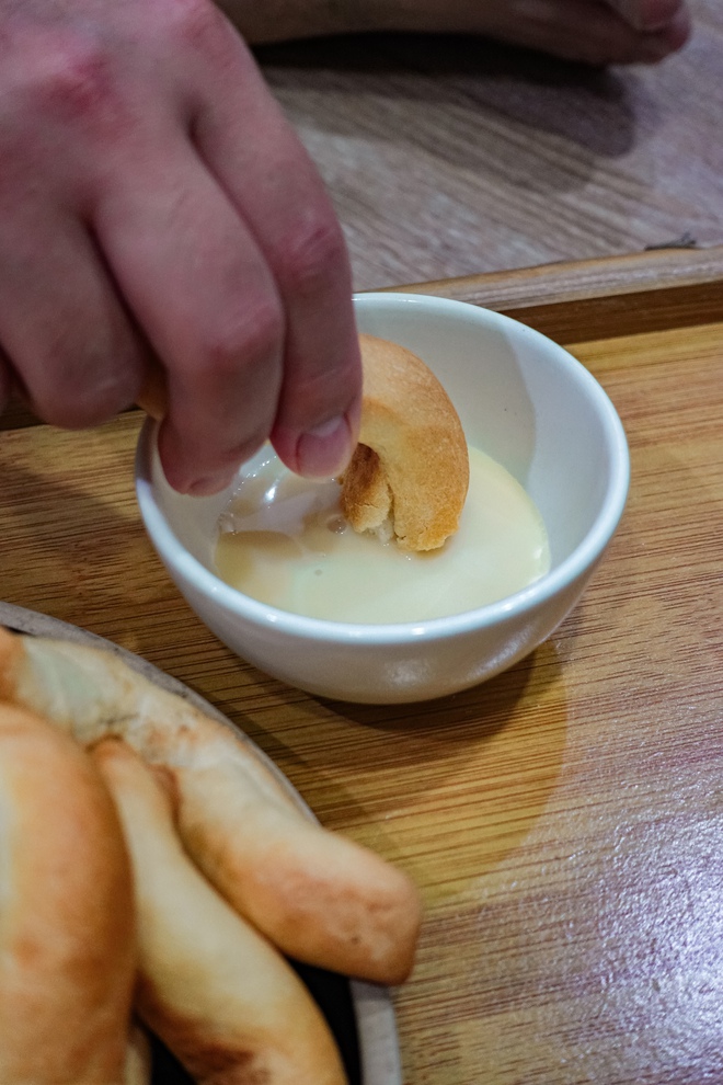 Khách xếp hàng như mua vàng, loại bánh mì 