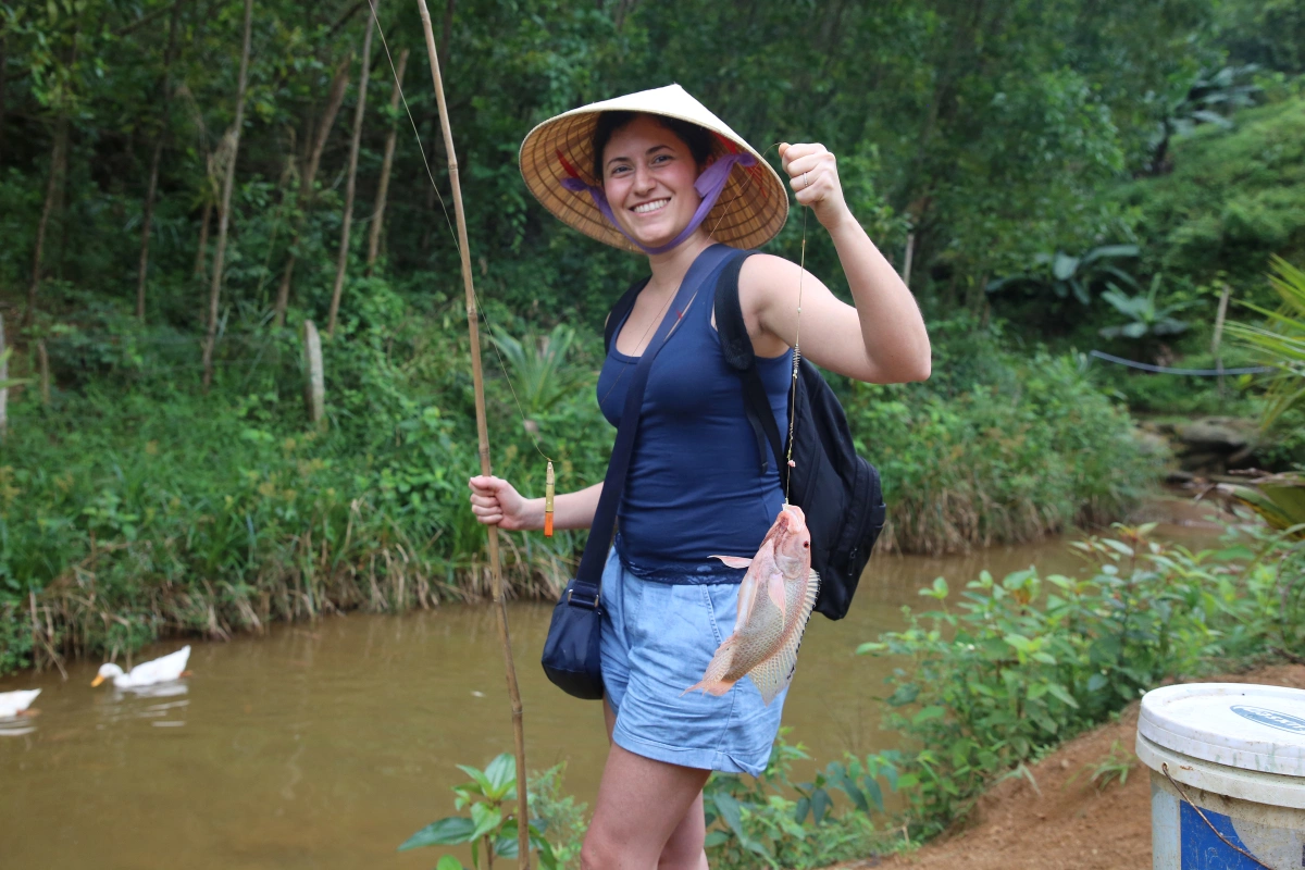 Khách Tây thử cảm giác được đàn vịt vây quanh 'massage' - 11