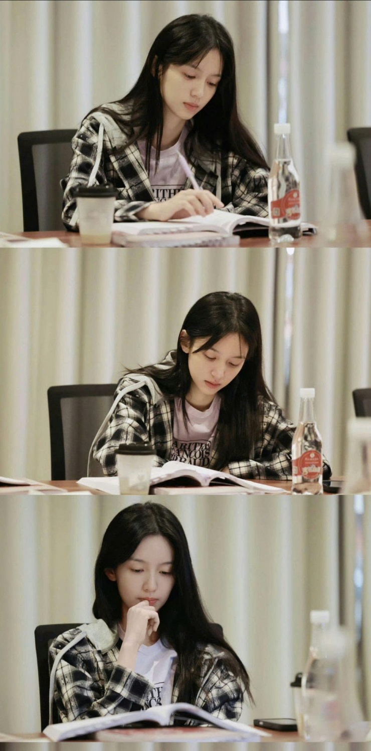 Top 10 nữ diễn viên Trung Quốc có gương mặt mộc đẹp nhất 7 Top 10 nữ diễn viên Trung Quốc có gương mặt mộc đẹp nhất - 6