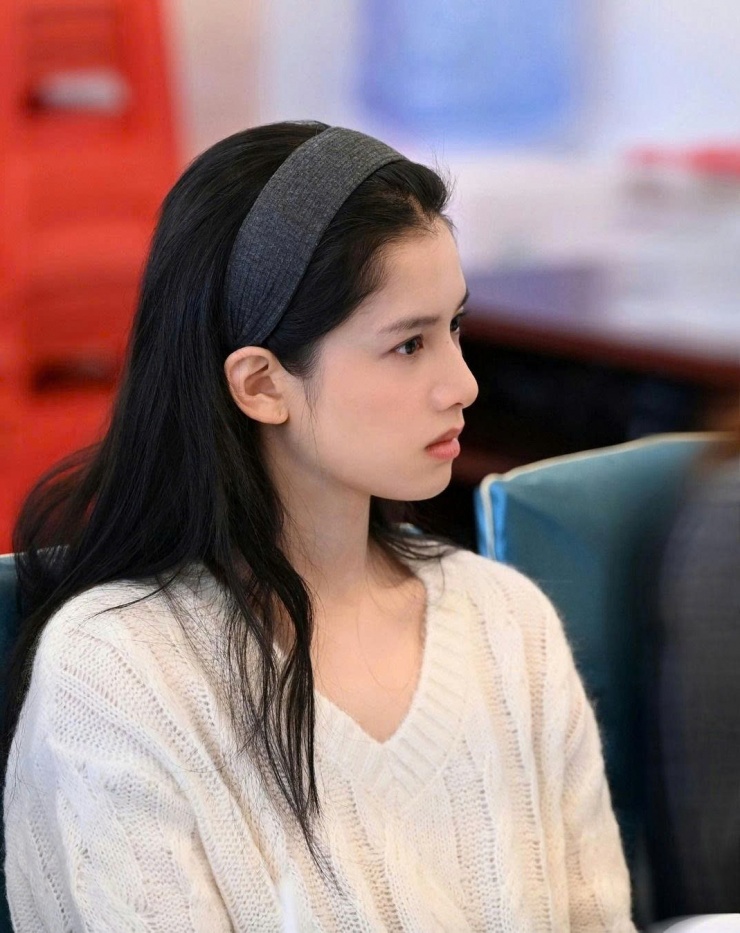 Top 10 nữ diễn viên Trung Quốc có gương mặt mộc đẹp nhất 8 Top 10 nữ diễn viên Trung Quốc có gương mặt mộc đẹp nhất - 7