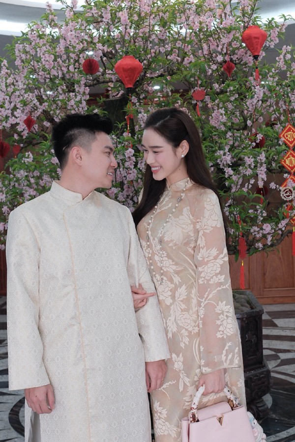 Hôn nhân viên mãn của 2 hoa hậu họ Đỗ, cùng có chồng tham gia ứng cử đại biểu HĐND 5 Vợ chồng son Hoa hậu Đỗ Thị Hà.