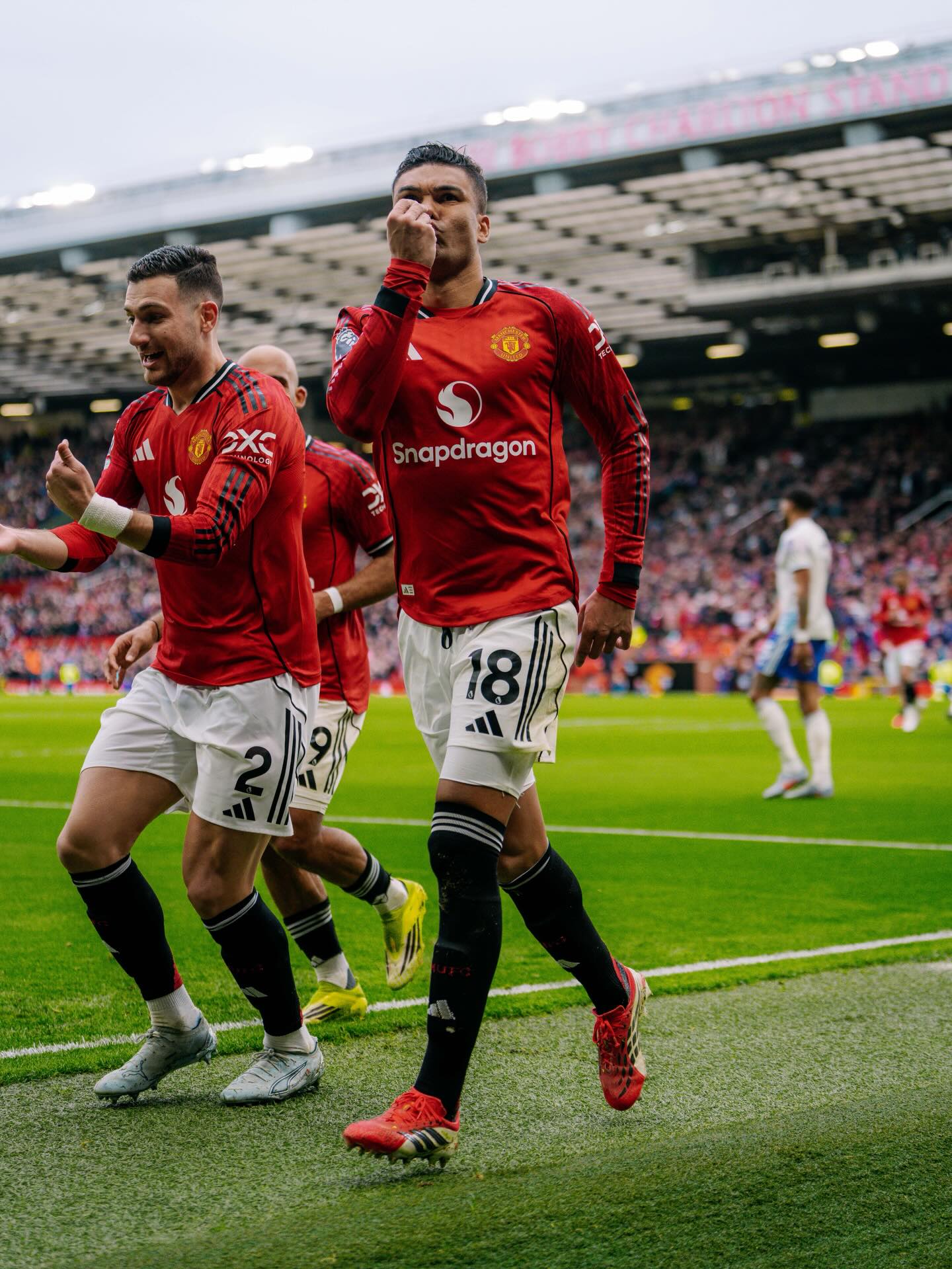 Fan MU ngạo nghễ nhất lúc này: Fan MU ngạo nghễ nhất lúc này: