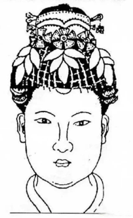 Bật nắp quan tài cổ 700 năm, chuyên gia sững sờ: Lỗ chân lông người phụ nữ vẫn rõ, tay còn cầm vật lạ- Ảnh 3.