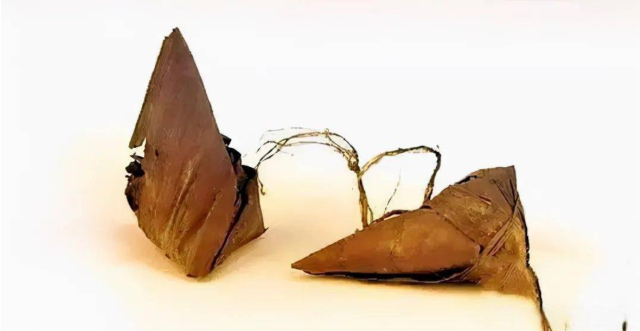 Bật nắp quan tài cổ 700 năm, chuyên gia sững sờ: Lỗ chân lông người phụ nữ vẫn rõ, tay còn cầm vật lạ- Ảnh 5.