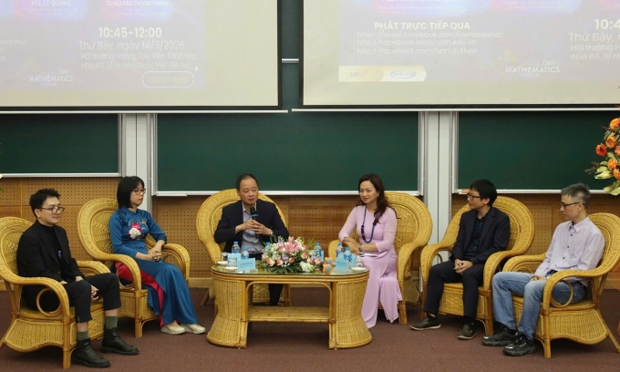 Các nhà khoa học tham gia tọa đàm với chủ đề: Toán học - Niềm tin và hy vọng. Ảnh: Viện Toán học
