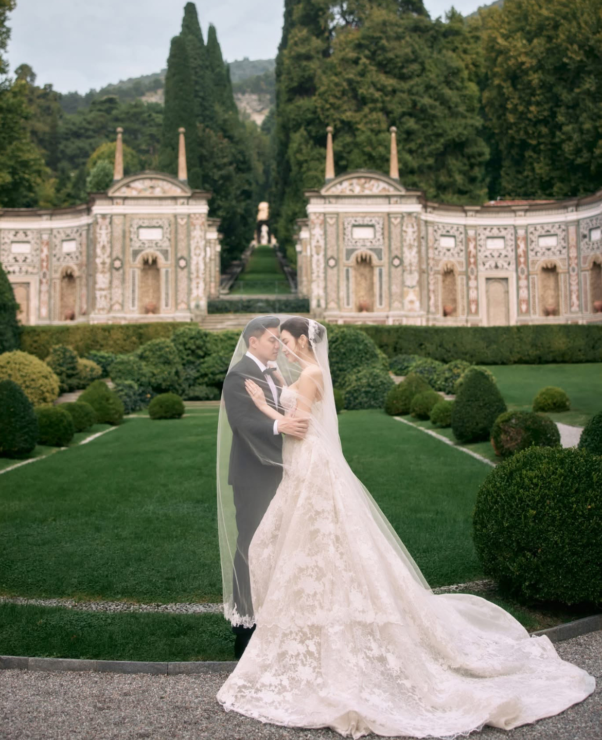 Ảnh cưới lần đầu được công bố của Hoa hậu Việt và thiếu gia tập đoàn nghìn tỷ- Ảnh 4.