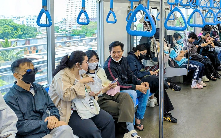 UBND TP.HCM chỉ đạo tăng cường kiểm tra giá vé, bảo đảm nguồn cung xăng dầu cho vận tải - Ảnh 3.