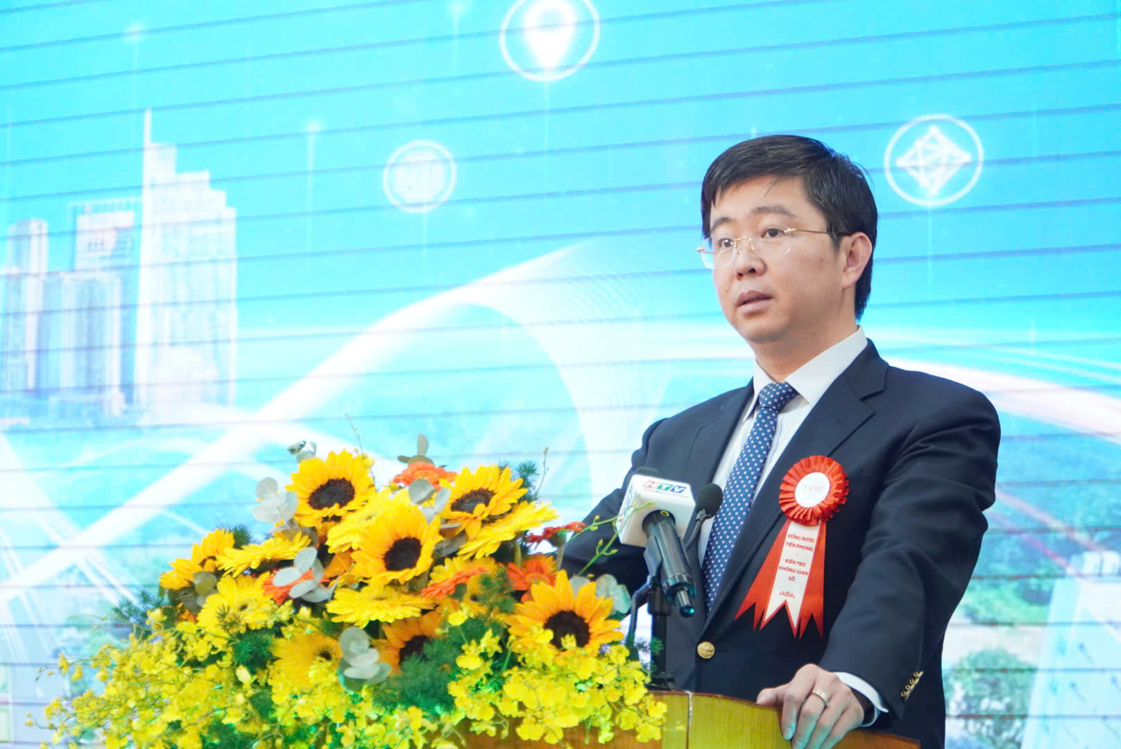 Chủ tịch UBND TPHCM nêu 3 đơn đặt hàng lớn với Công viên phần mềm Quang Trung 2 Chủ tịch UBND TPHCM giao 3