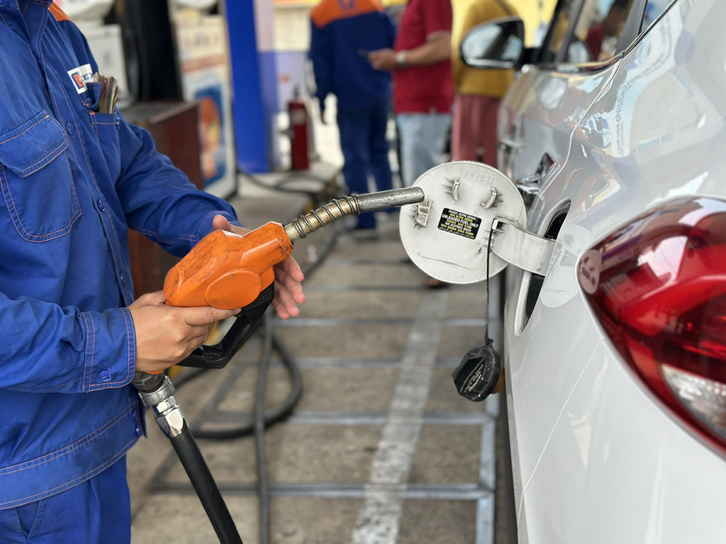 Bình ổn giá xăng dầu: Cần giải pháp đồng bộ- Ảnh 4. Bình ổn giá xăng dầu: Cần giải pháp đồng bộ- Ảnh 4.