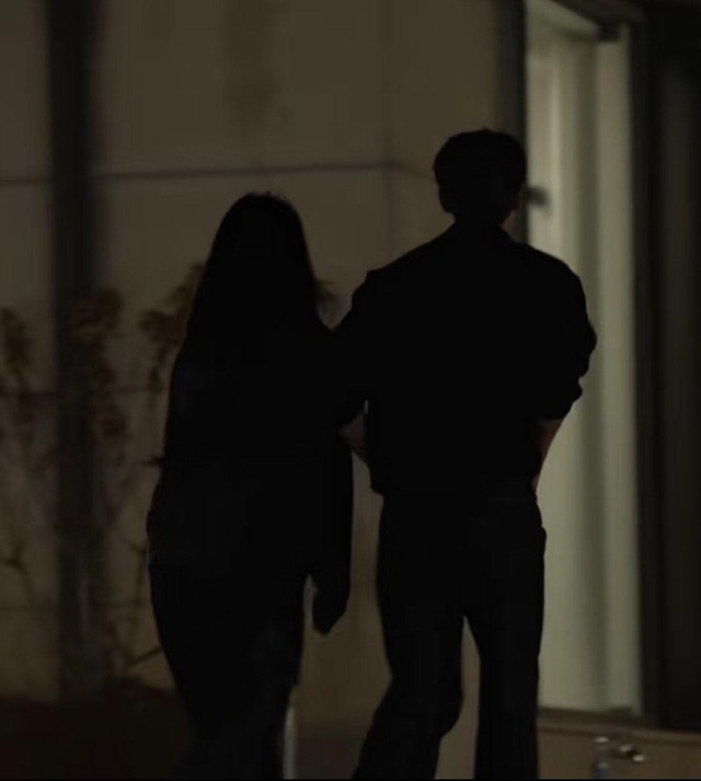 Bố mẹ nàng hậu đình đám 