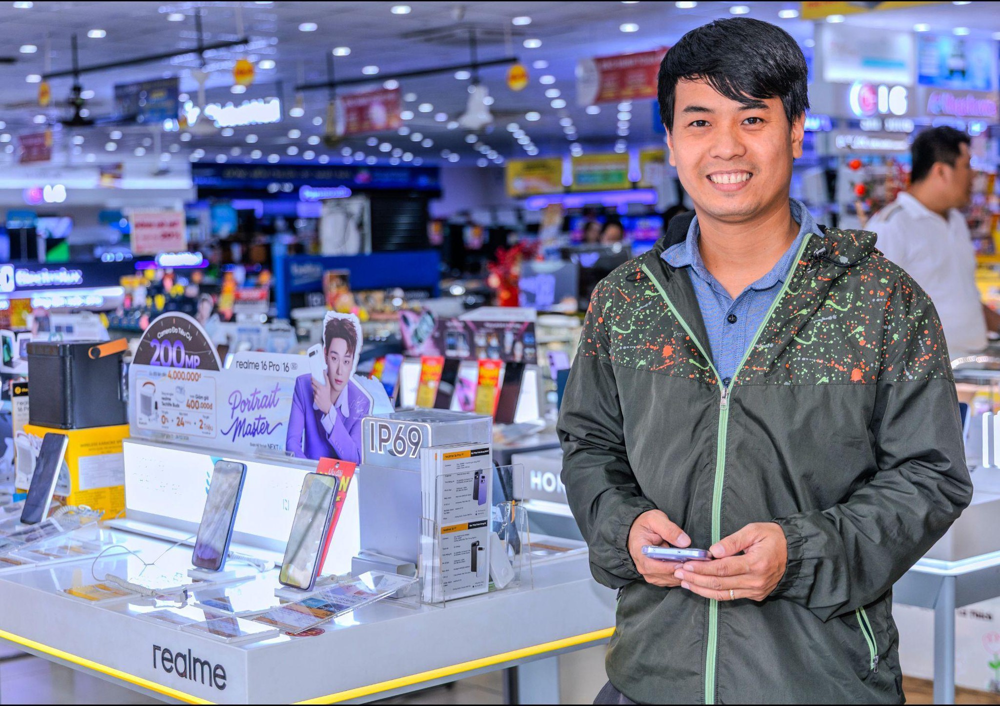 Khách hàng mua realme 16 Series “vỡ òa” nhận “lộc” gần 26 triệu từ realme Việt Nam- Ảnh 3.