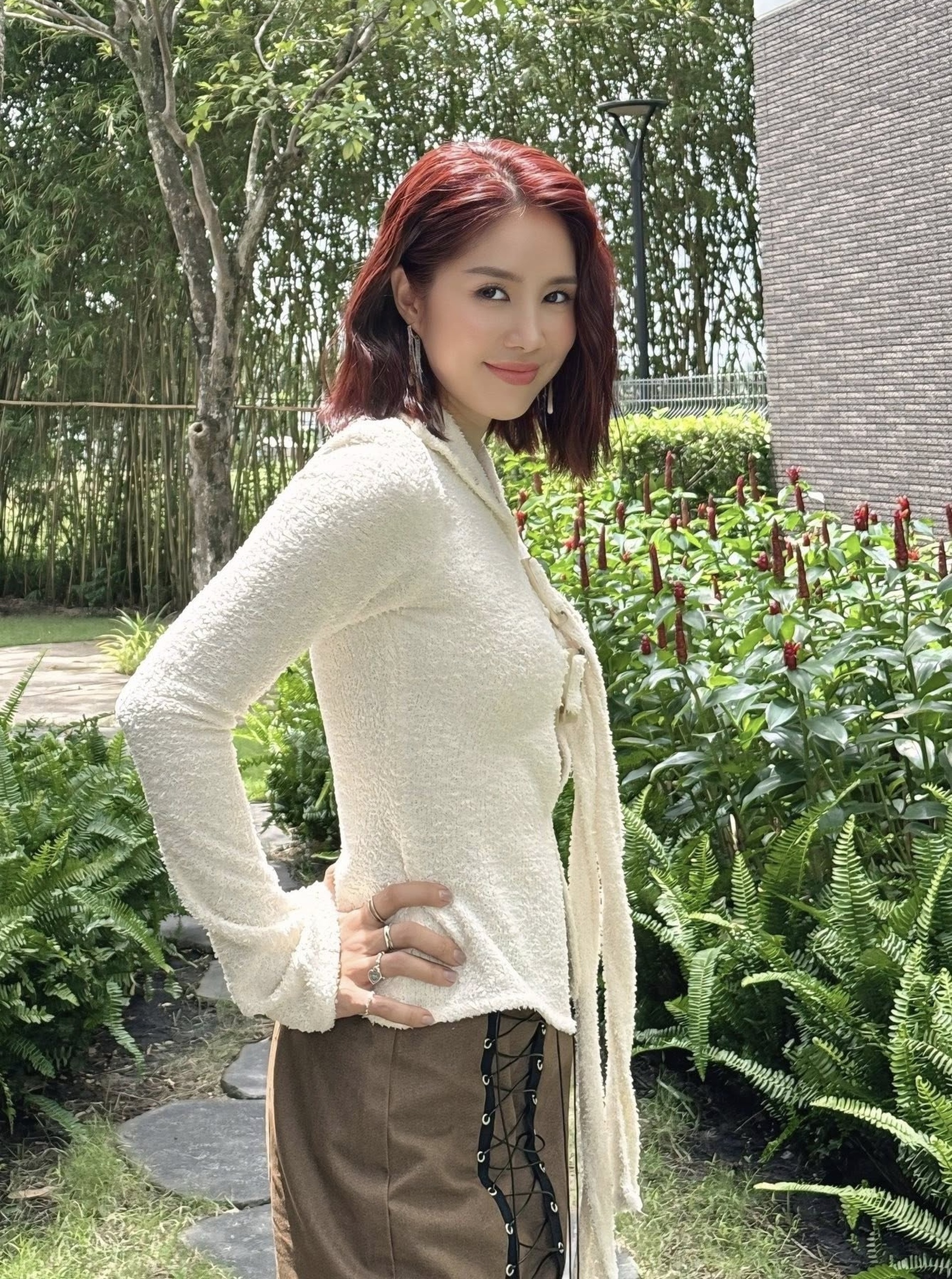 Gái quê Lê Phương tuổi 41: Lột xác táo bạo, gây sốt với cảnh nóng - 3 Gái quê Lê Phương tuổi 41: Lột xác táo bạo, gây sốt với cảnh nóng - 3