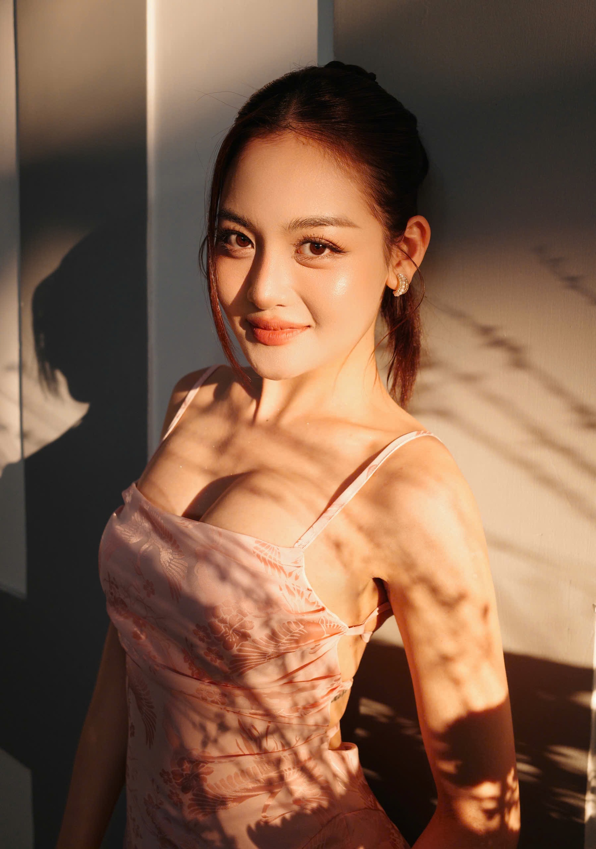 Sắc vóc nóng bỏng của Thùy Anh, người yêu cũ Steven Nguyễn trong phim VTV - 4 Sắc vóc nóng bỏng của Thùy Anh, người yêu cũ Steven Nguyễn trong phim VTV - 4