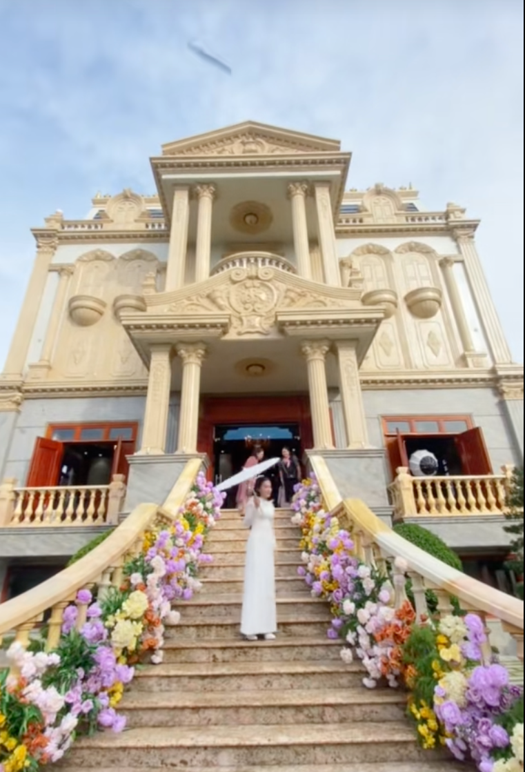 1773716960 364 Rap cuoi la dinh thu hon 100 ty hoa tuoi