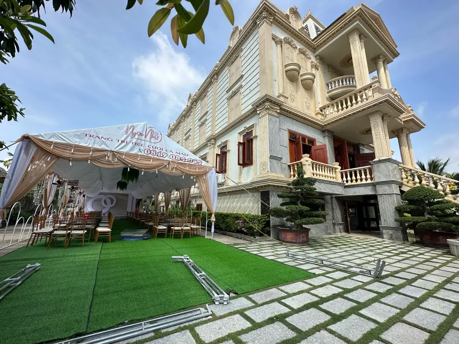 1773716961 298 Rap cuoi la dinh thu hon 100 ty hoa tuoi