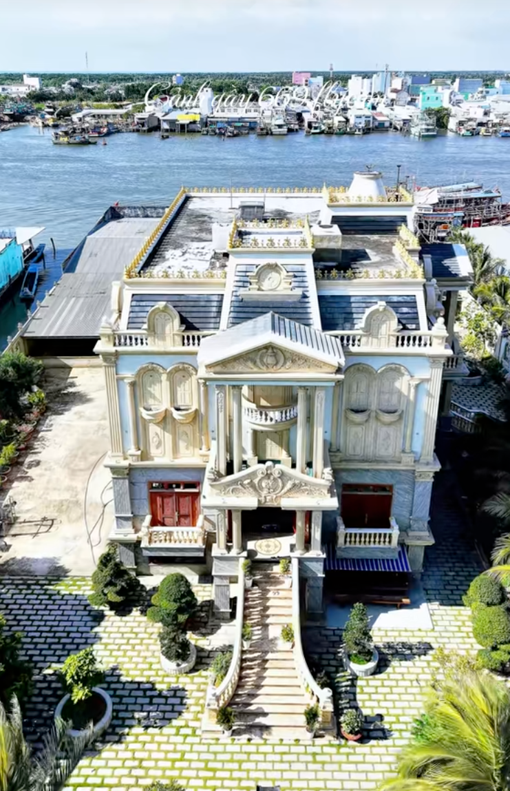 1773716963 591 Rap cuoi la dinh thu hon 100 ty hoa tuoi